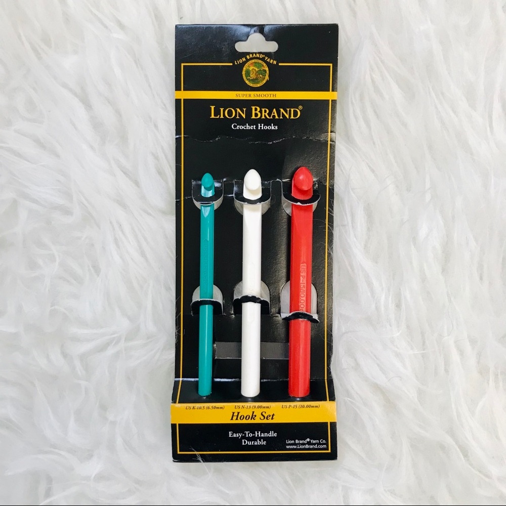 Lion Brand Plastic Crochet Hooks Set of 3